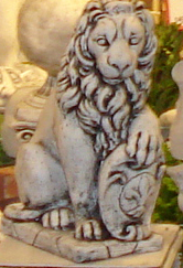 Betong lejon  höger (GA28) Vikt: 40 kg Mått (H): 53 cm